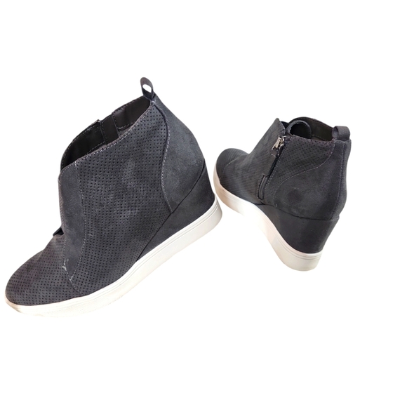 MIA, Women's Gray wedge boots, with zipper, Sz 7 1/2. - Picture 5 of 7